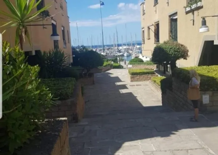 Tra E Mare Punta Ala